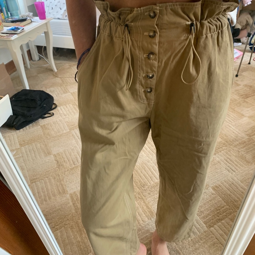 UO High Waisted cargo pants